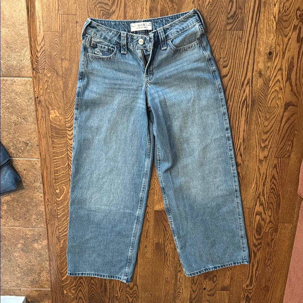 Hollister Women's Blue Flare & Wide Leg Jeans